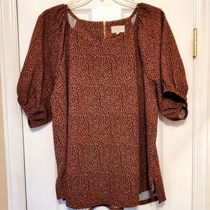 Sz 1X MELLODAY Spice Mini-Cheetah print Puff-Sleeve Gold Zipper Short-Slv Blouse